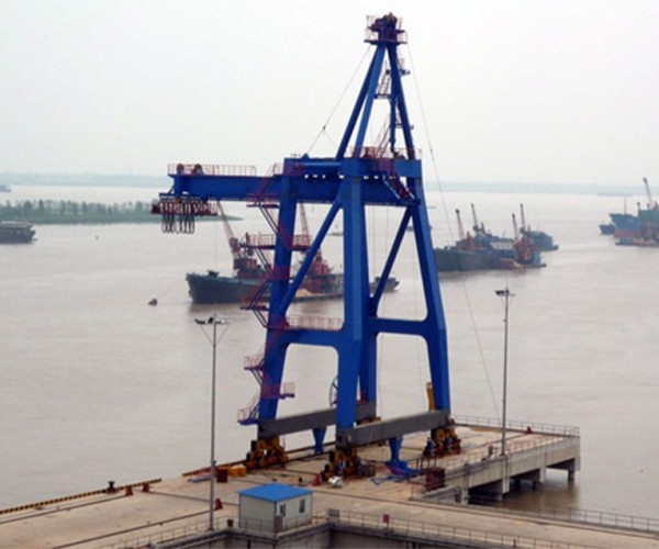 4024 Quayside Container Crane